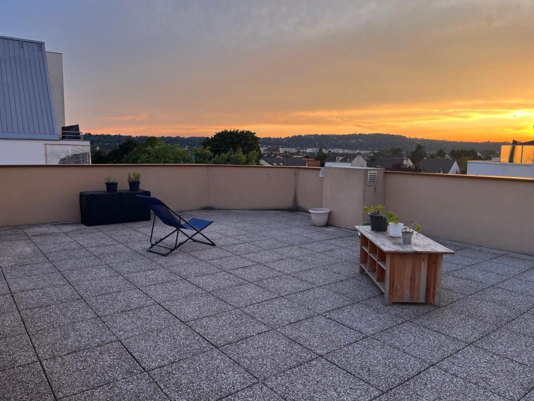 DUPLEX TOIT TERRASSE 3 CHAMBRES ET PARKING