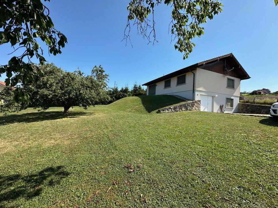 DETACHED VILLA TO RENOVATE ON LARGE PLOT WITH STUNNING VIEWS