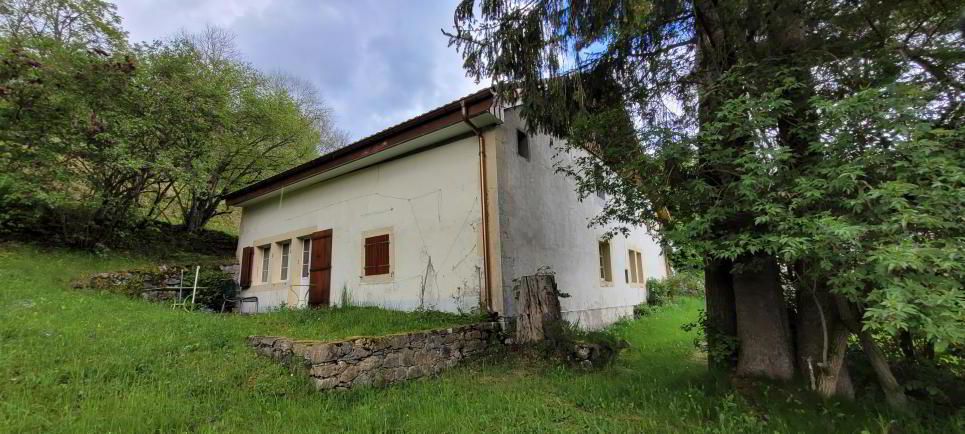 Ancienne ferme rénovée habitable sur parcelle de 2838 m2