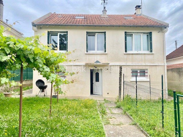 Belle maison de 135 m² de 5 chambres, au calme, avec jardin