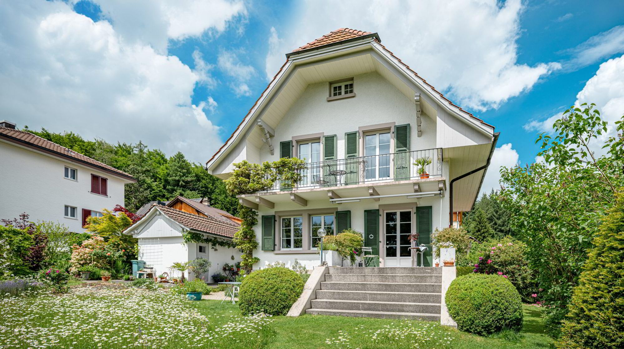 EXCLUSIVE GARDEN PARADISE IN THE HEART OF LIEBEFELD