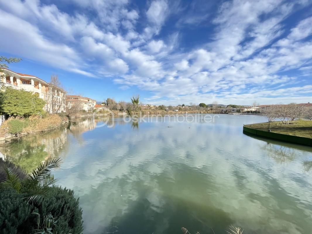 À MANDELIEU, BORD DE SIAGNE  PROCHE DES PLAGES - Superbe deux pièces de 39m2 avec terrasse vue lac et montagnes