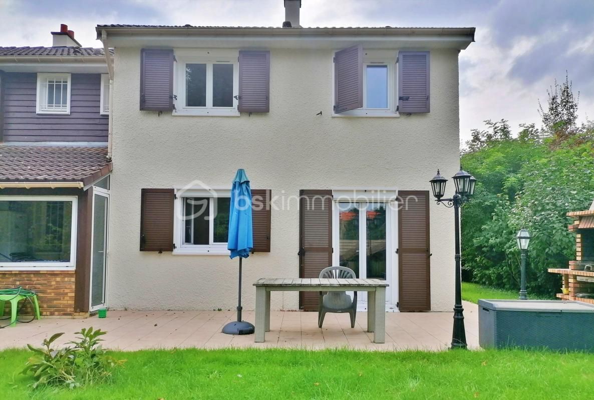 Maison familiale de 6 pièces avec jardin à Bois-d'Arcy, dans un cadre résidentiel paisible