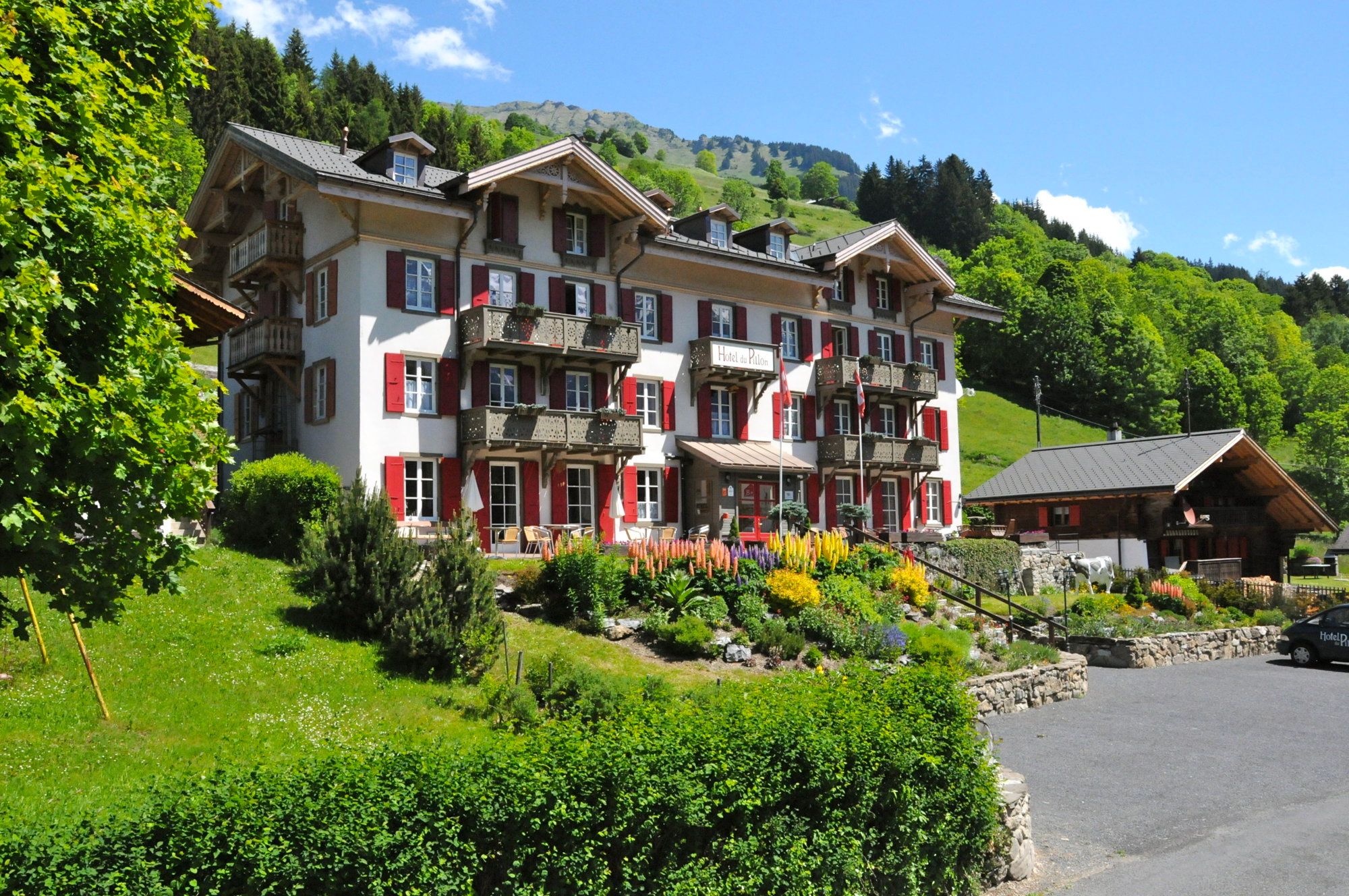 Le Grand chalet des Bovets rénové aux charmes d'antan 14 chambres !