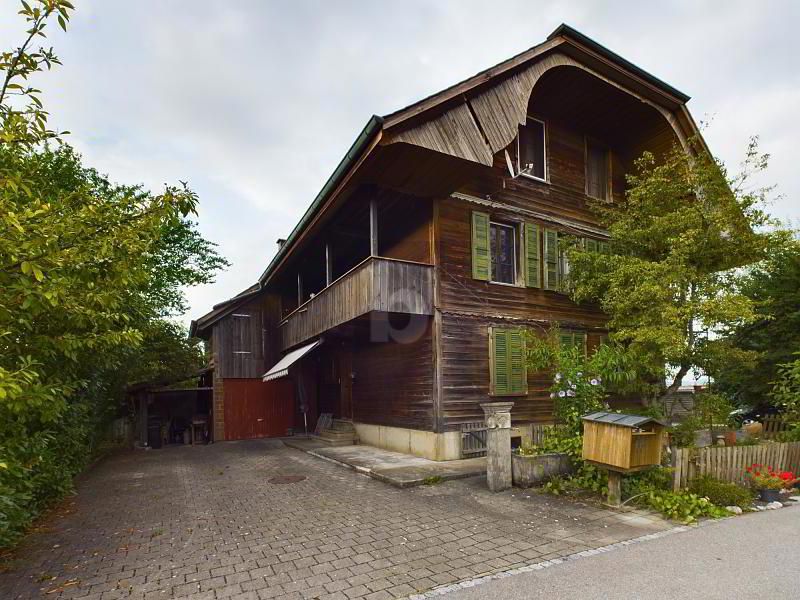 IM CHALET-STIL MIT VIEL POTENZIAL UND UMSCHWUNG