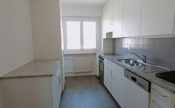 Grosszügige Wohnung mit Balkon an ruhiger Lage