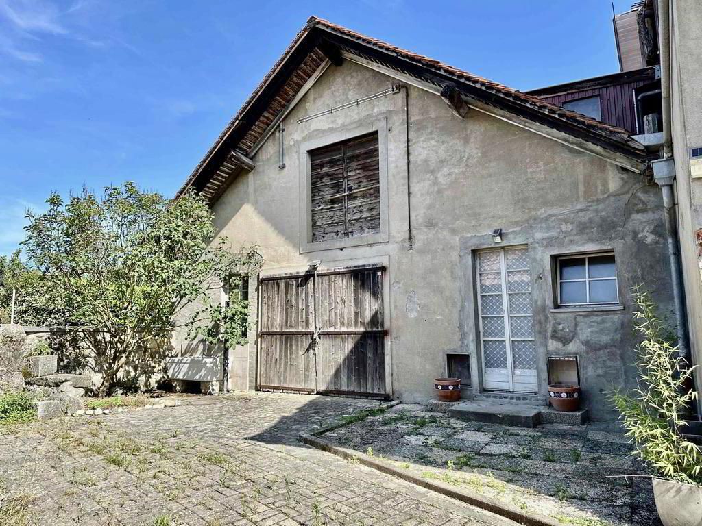 Barn for sale to renovate less than 15 minutes from Yverdon