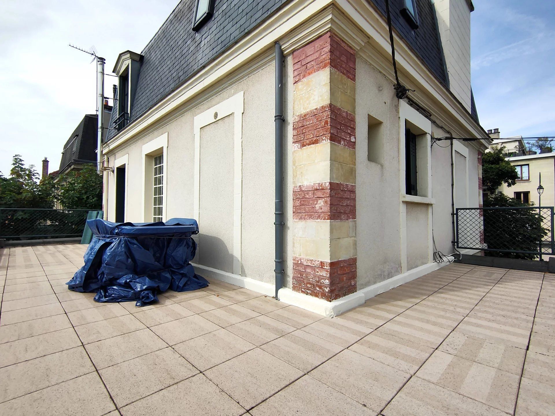 LE VESINET - DUPLEX MEUBLE AVEC TERRASSE