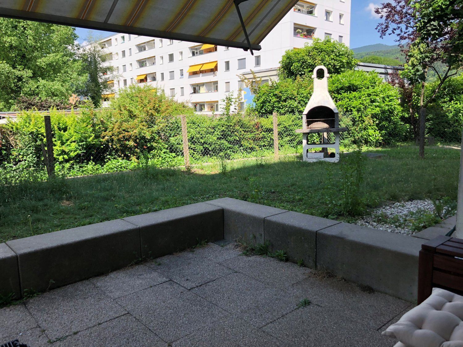 Grosszügige 4 1/2-Zimmerwohnung mit Gartensitzplatz