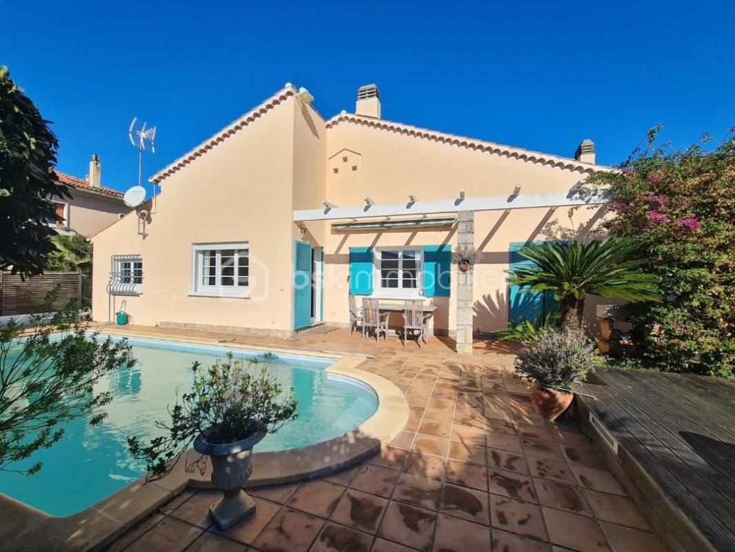 VILLA DE 138M2 AVEC PISCINE DANS LE CENTRE VILLE DE HYERES