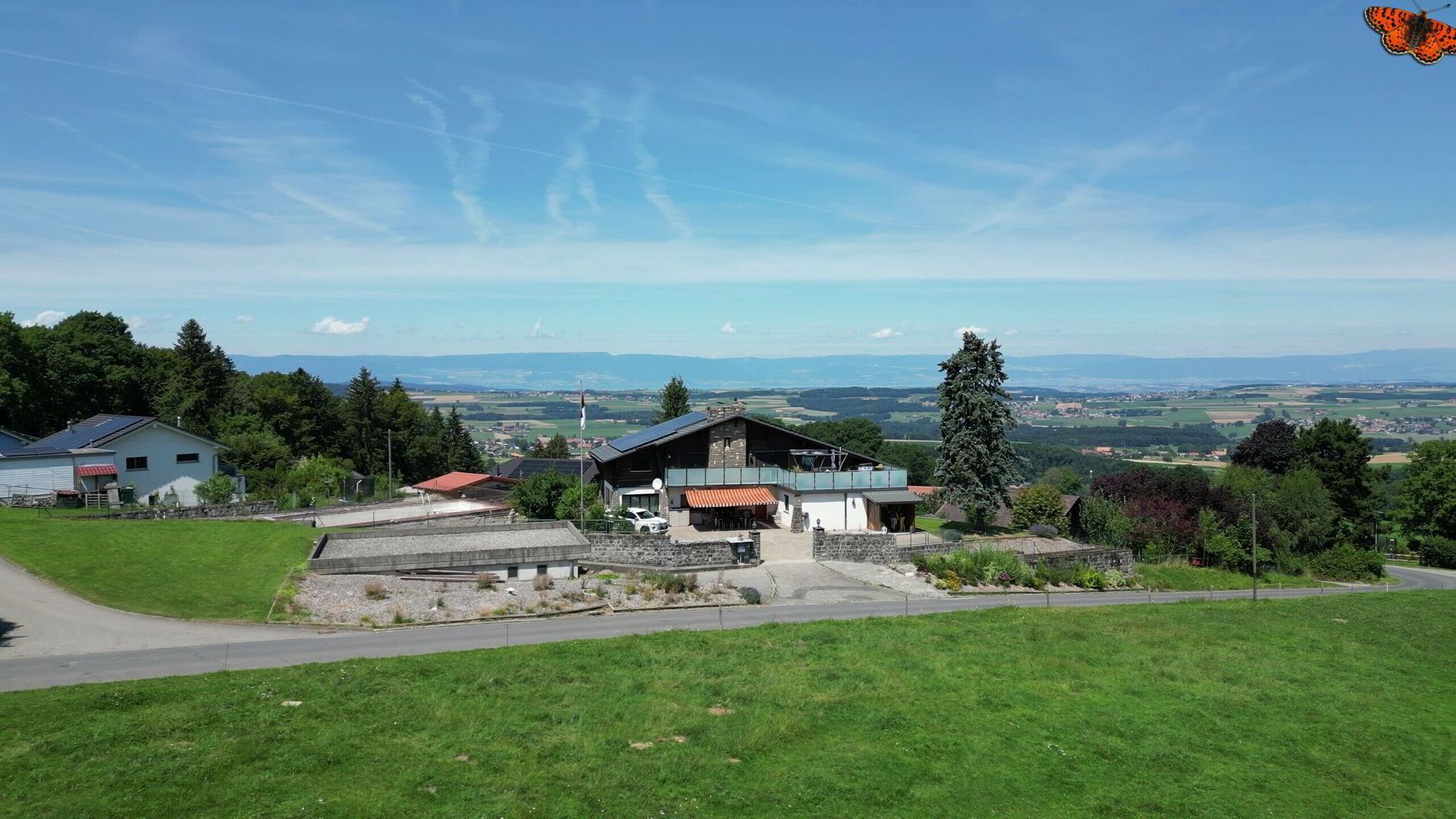 PROPRIÉTÉ DE DEUX APPARTEMENTS AVEC VUE PANORAMIQUE !