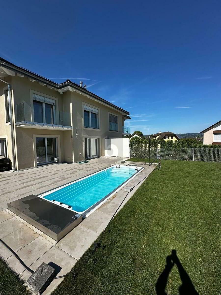 NEUVE ET EXCEPTIONNELLE AVEC PISCINE ET POOL HOUSE