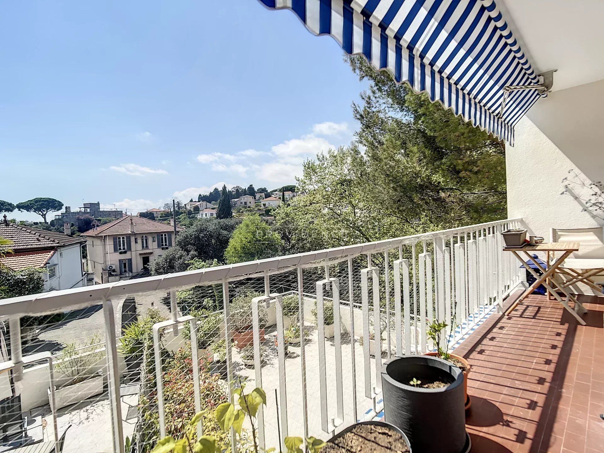 APPARTEMENT - CANNES - STANISLAS