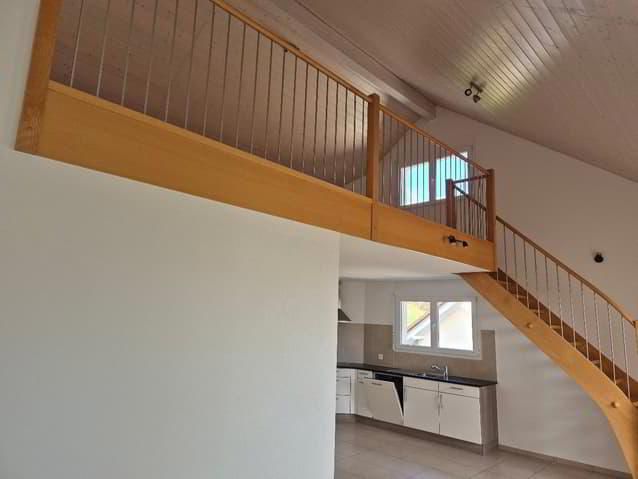 FOR RENT in VALLAMAND 3.5 room apartment with mezzanine