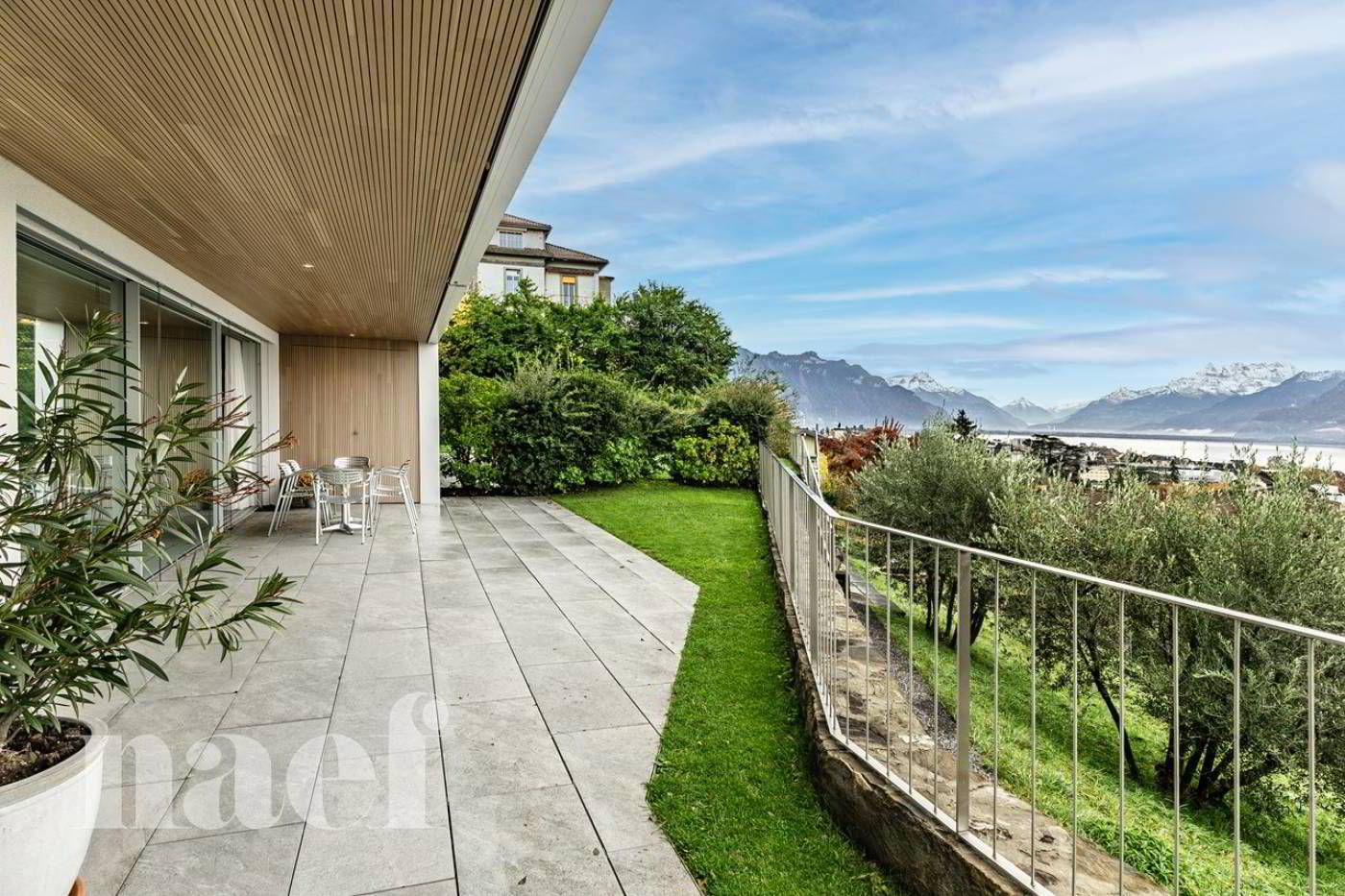 Appartement de haut standing de 4.5 pièces avec une grande terrasse, un jardin privatif et une vue panoramique sur le lac à vendre à Vevey