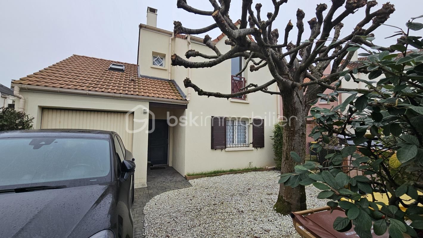 Maison avec 3 chambre avec jardin + grand garage