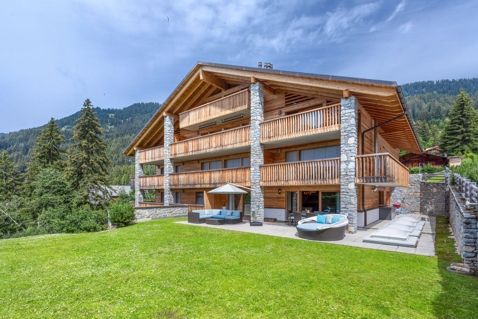 Luxueux duplex de 4 chambres avec jardin proche des pistes de ski