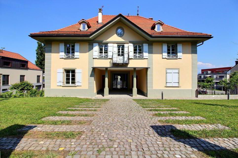 Charming 4.5 room duplex for rent in the Diesbach manor in Domdidier