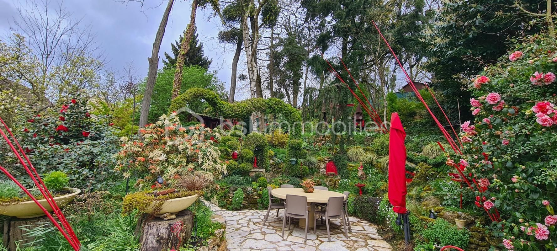 Maison familiale pleine de charme dans un écrin de verdure