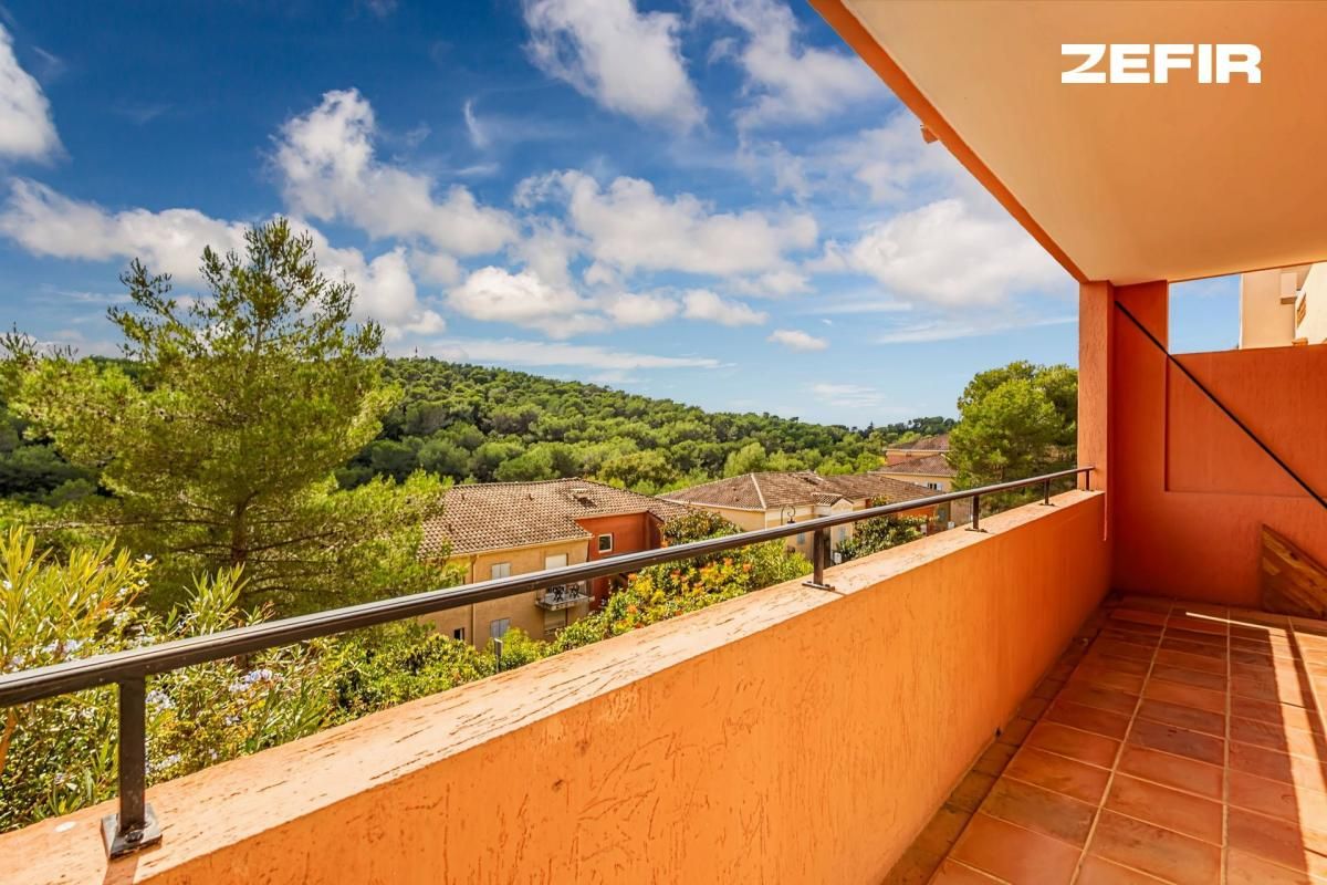 Appartement 3 pièces de 81 m2 en résidence avec terrasse et parking en vente à Mougins