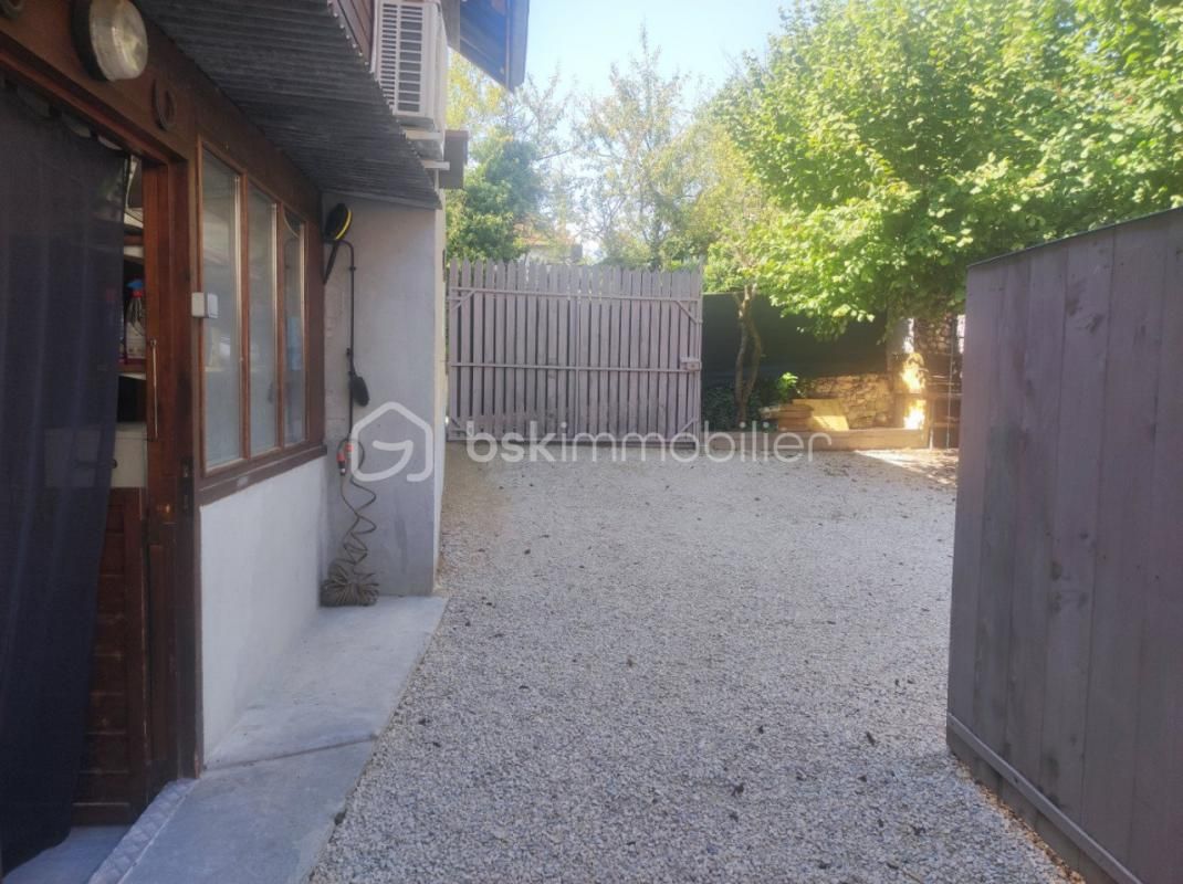 Maison de village 4 pièces 85 m², terrasse couverte et cour