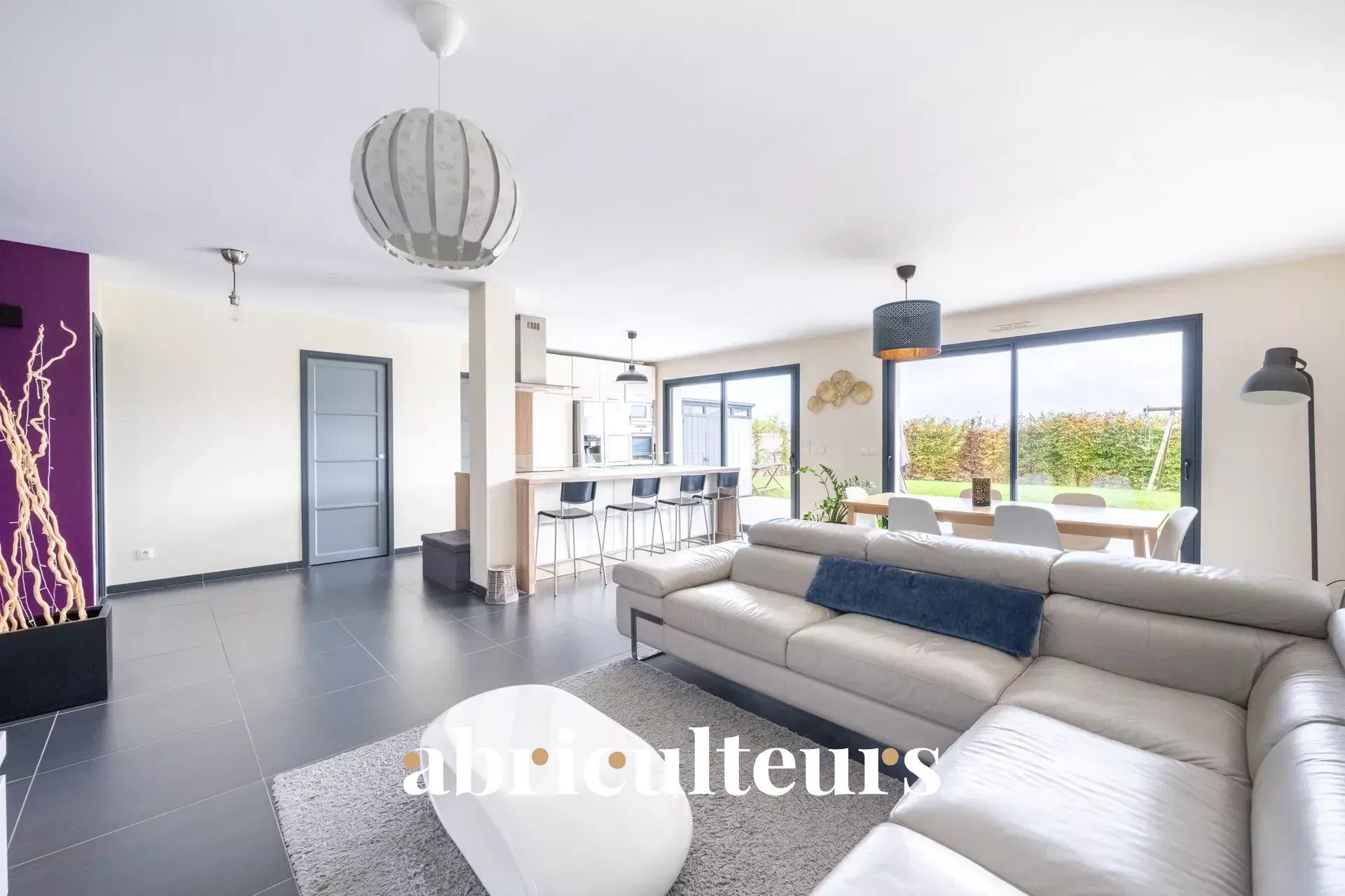 Maison contemporaine 6 pièces de 128m2 en vente à Orcemont