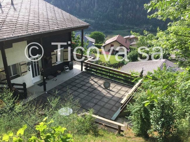 Canton of Valais: Chalet with 3 apartments