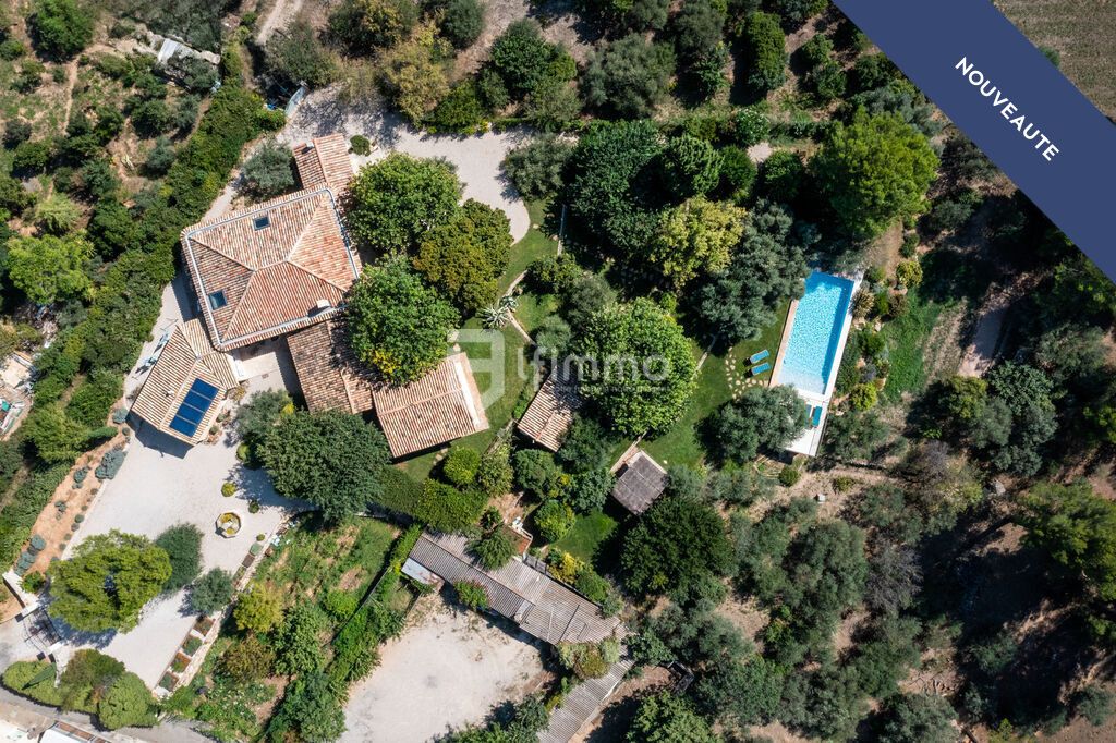 Au pied du Garlaban - Villa Provençale 220m2 - Terrain 7000m2