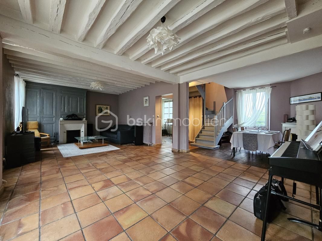 MAISON SPACIEUSE AVEC GRANGE de 61m²