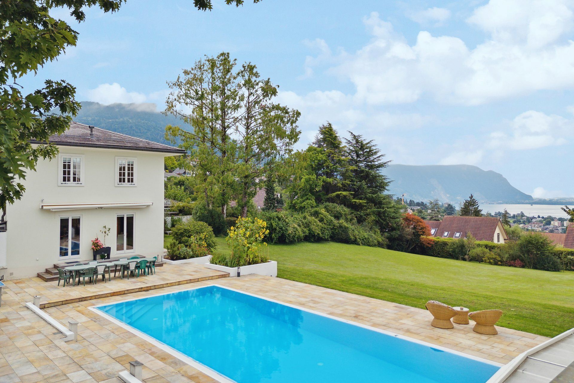 Grande maison familiale. Parfait équilibre entre confort et nature