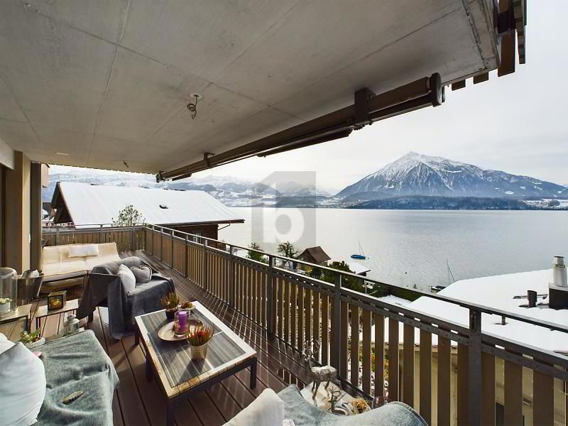 TOP LOCATION WITH LAKE VIEW