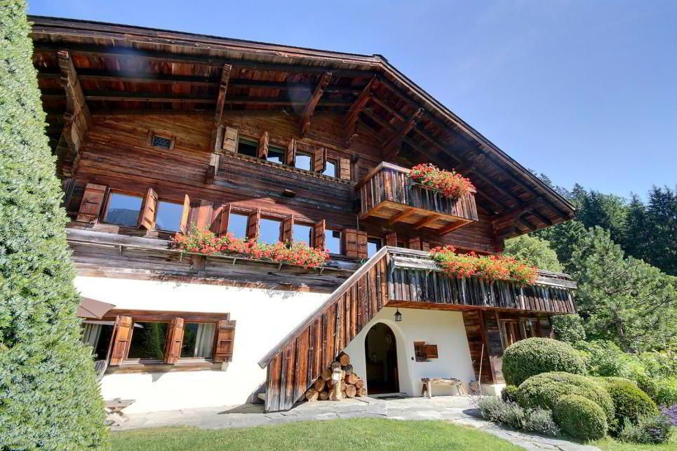 Stunning traditional chalet for sale in Rougemont