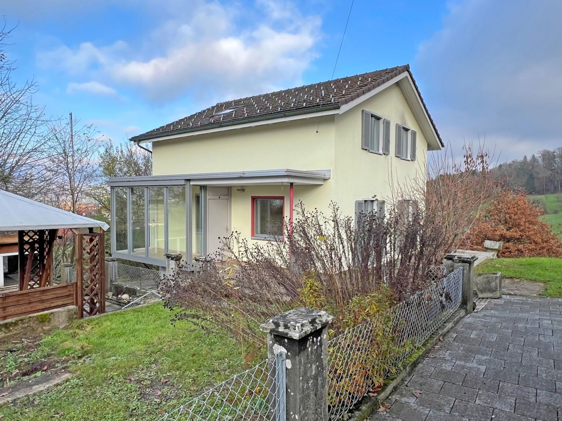 Einfamilienhaus mit Garage