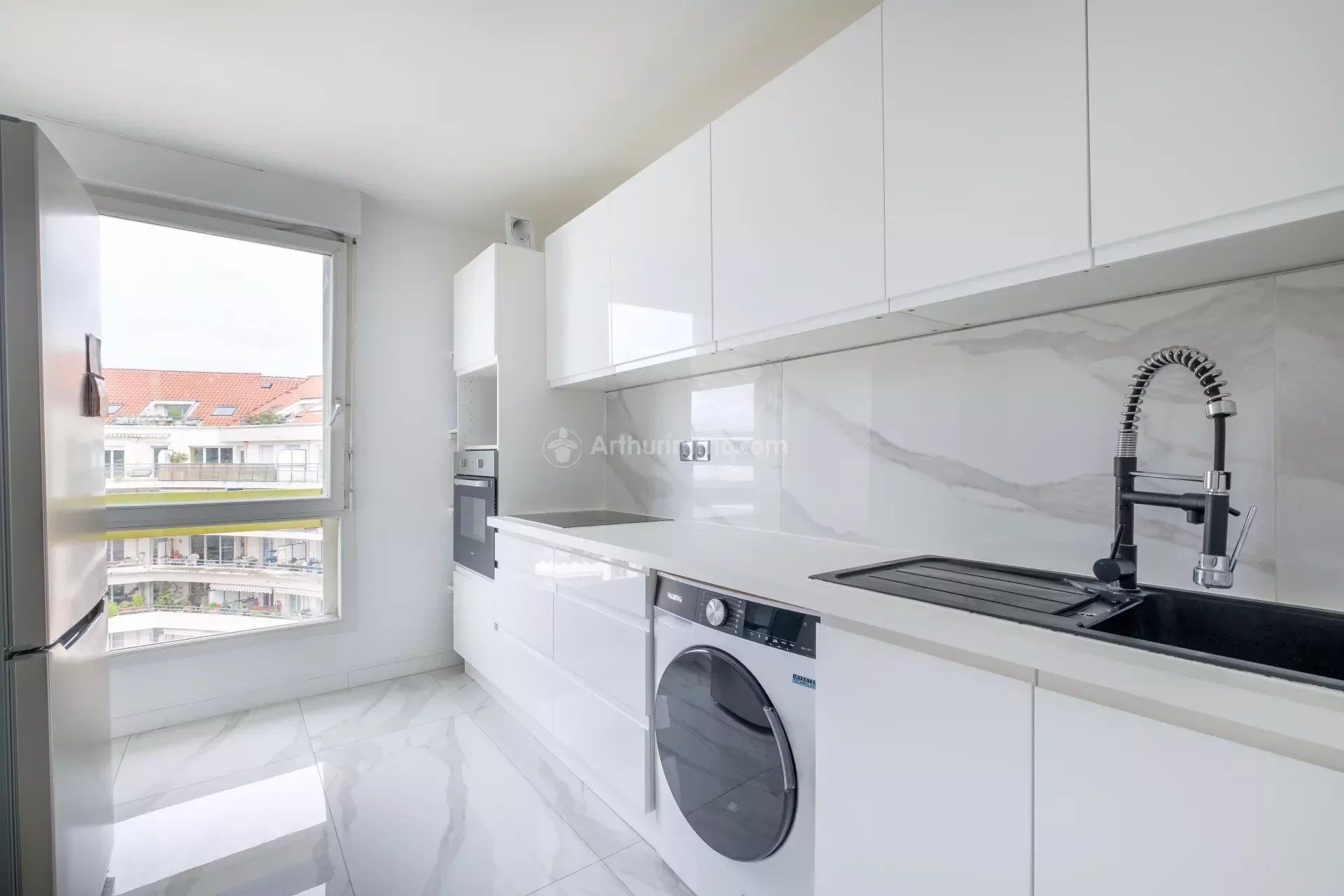 PLEIN COEUR DE REPUBLIQUE-APPARTEMENT T3-82m²