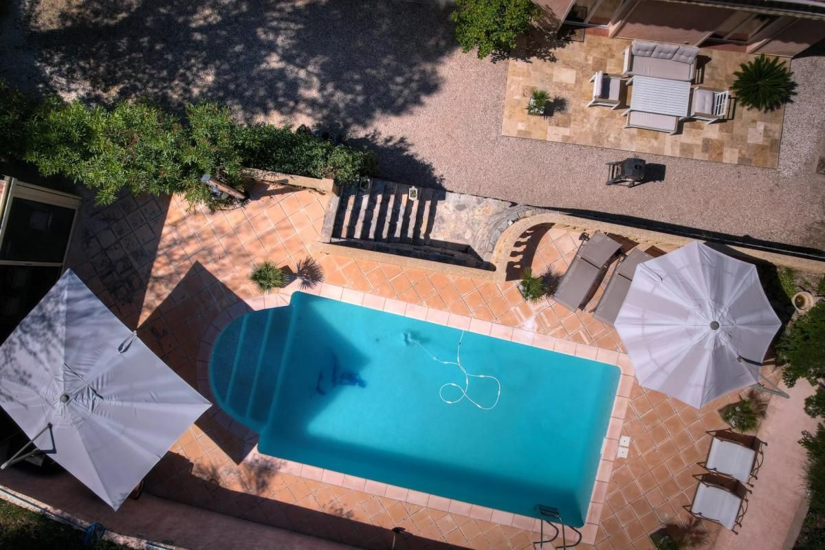 TRANS en PROVENCE Villa traditionnelle avec piscine et VUE dégagée