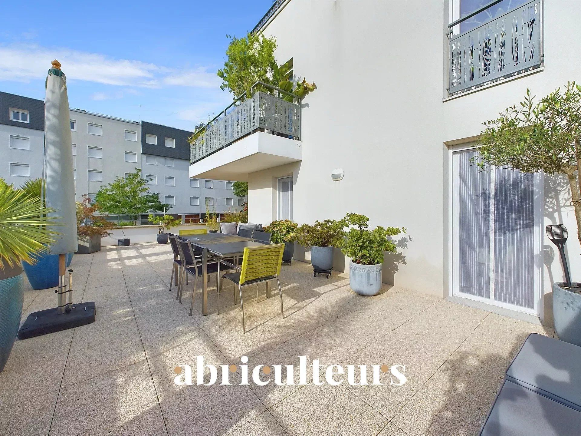 Appartement 3 pièces de 66 m2 avec terrasse en vente à Igny - Idéal pour un couple ou une petite famille.