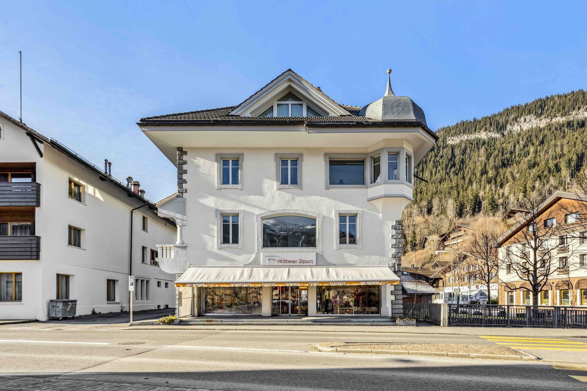 CHARME UND ALPINE ELEGANZ IM SCHÖNEN BERNER OBERLAND