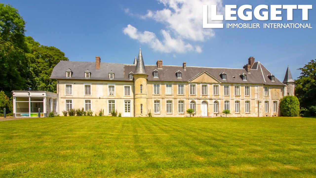 Magnifique château du XVème siècle édifiée au coeur d'un beau parc de 20 hectares