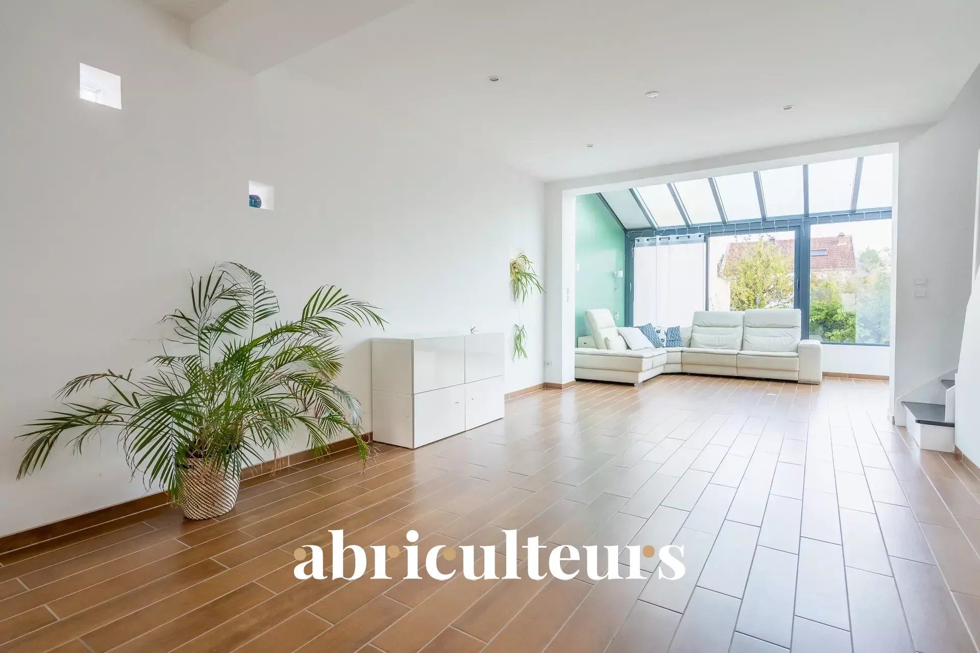 Maison de 6 pièces de 142 m2 avec jardin à Neuilly-sur-Marne