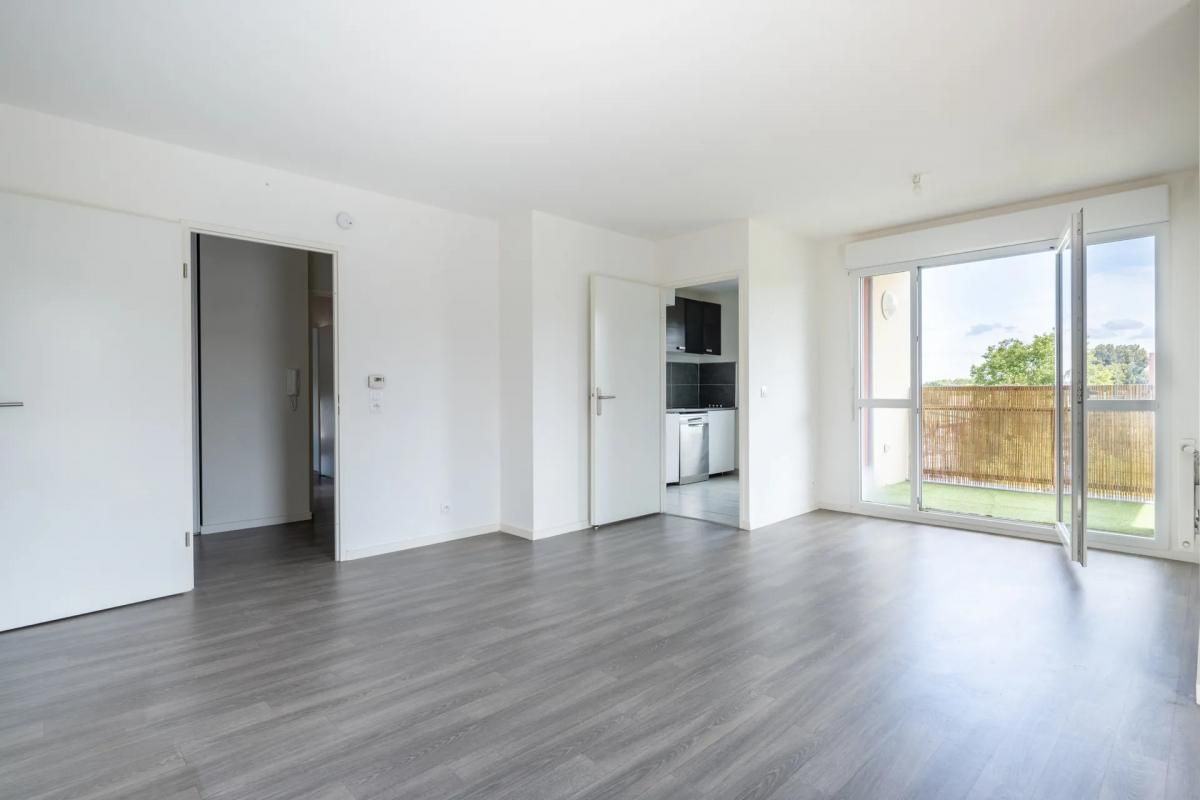 Appartement 4 pièces, 80m2, avec double parkings et balcon, Trappes