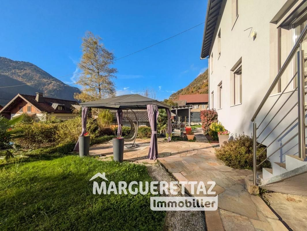 Maison de 379m² - ST JEOIRE