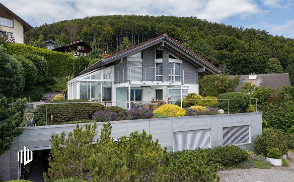 ImmoWyss - Attraktives Einfamilienhaus an Bestlage über dem Thunersee