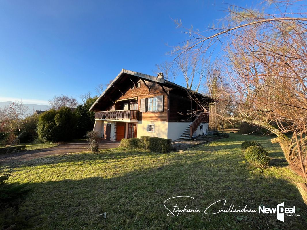 Propriété avec chalet, très grand terrain plat détachable et bois à Grésy sur Aix