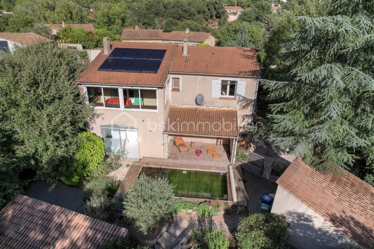 Maison familiale de 123m² avec studio, piscine, et tout le confort moderne