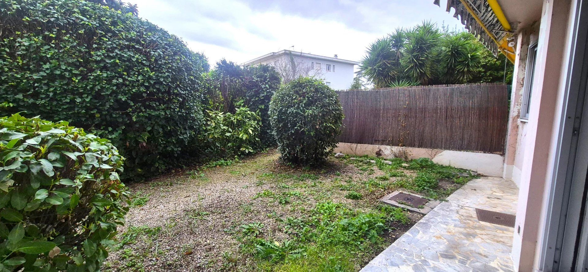 A vendre - 3 pièces avec jardin - garage