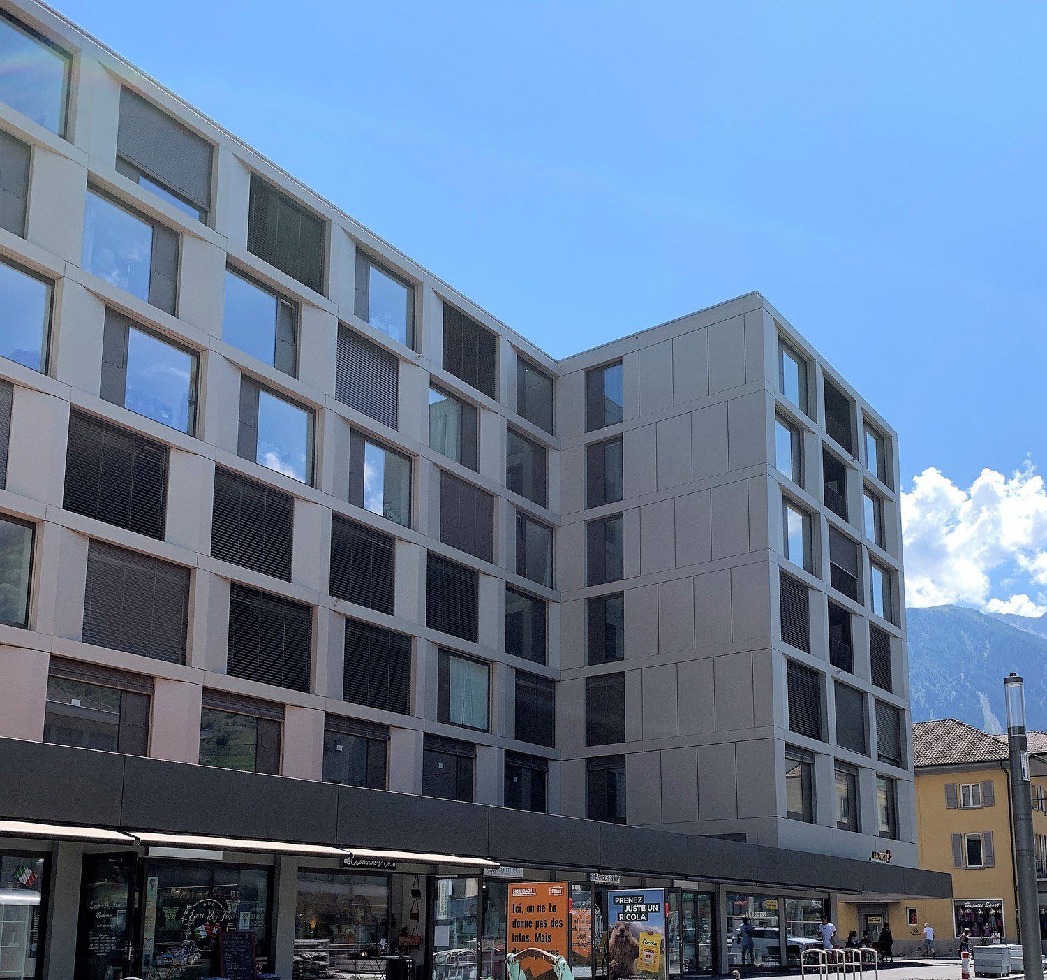 Au centre de Martigny, 2,5 pièces 2ème étage lumineux balcon de 15,7 m2