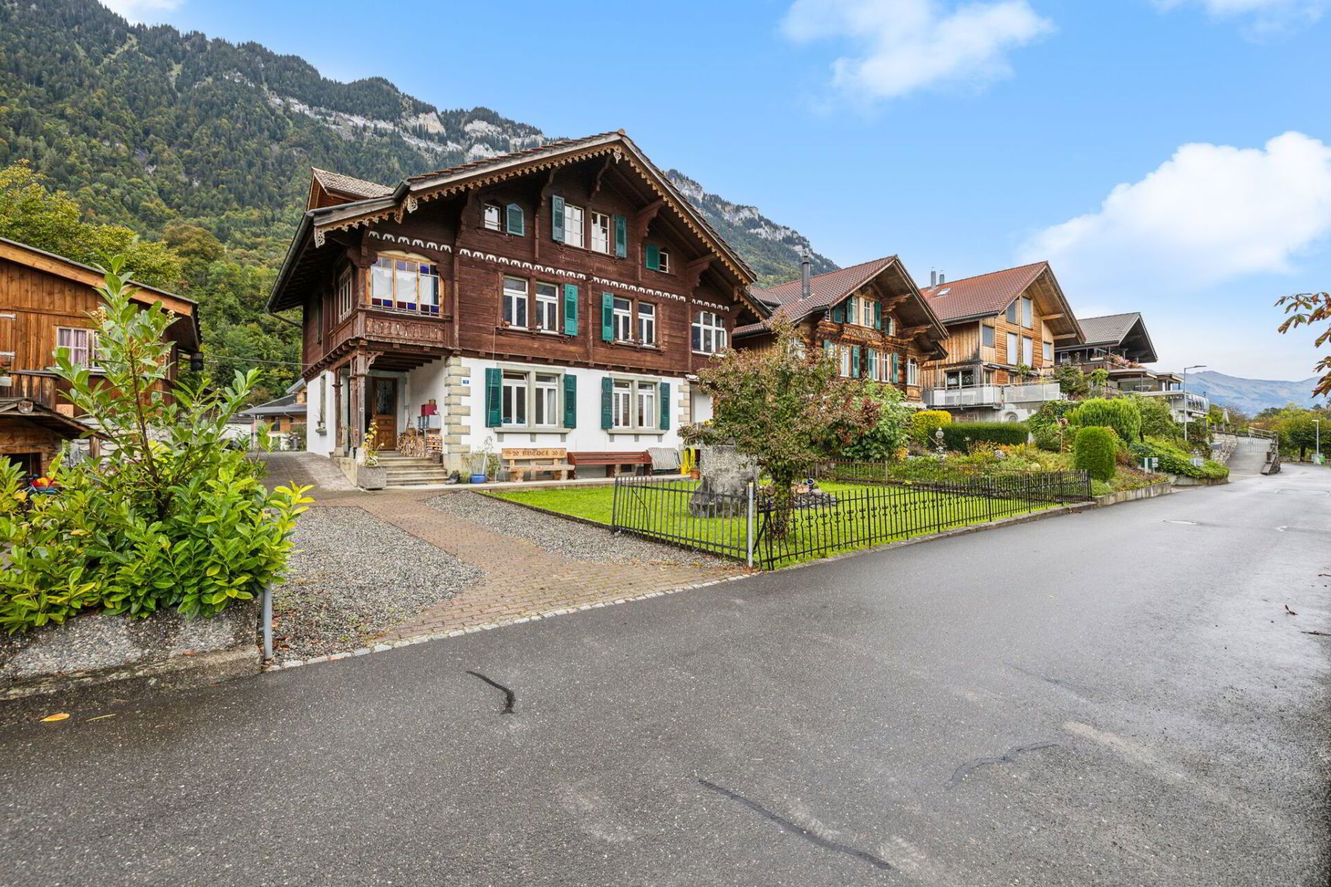 3-Familienhaus mit Seeblick und Bergpanorama – Attraktives Anlageobjekt