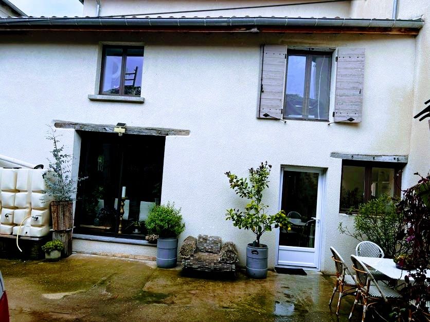 MAISON 219 m² avec 500 m² de terrain à Saint Trivier-sur-Moignans 01990