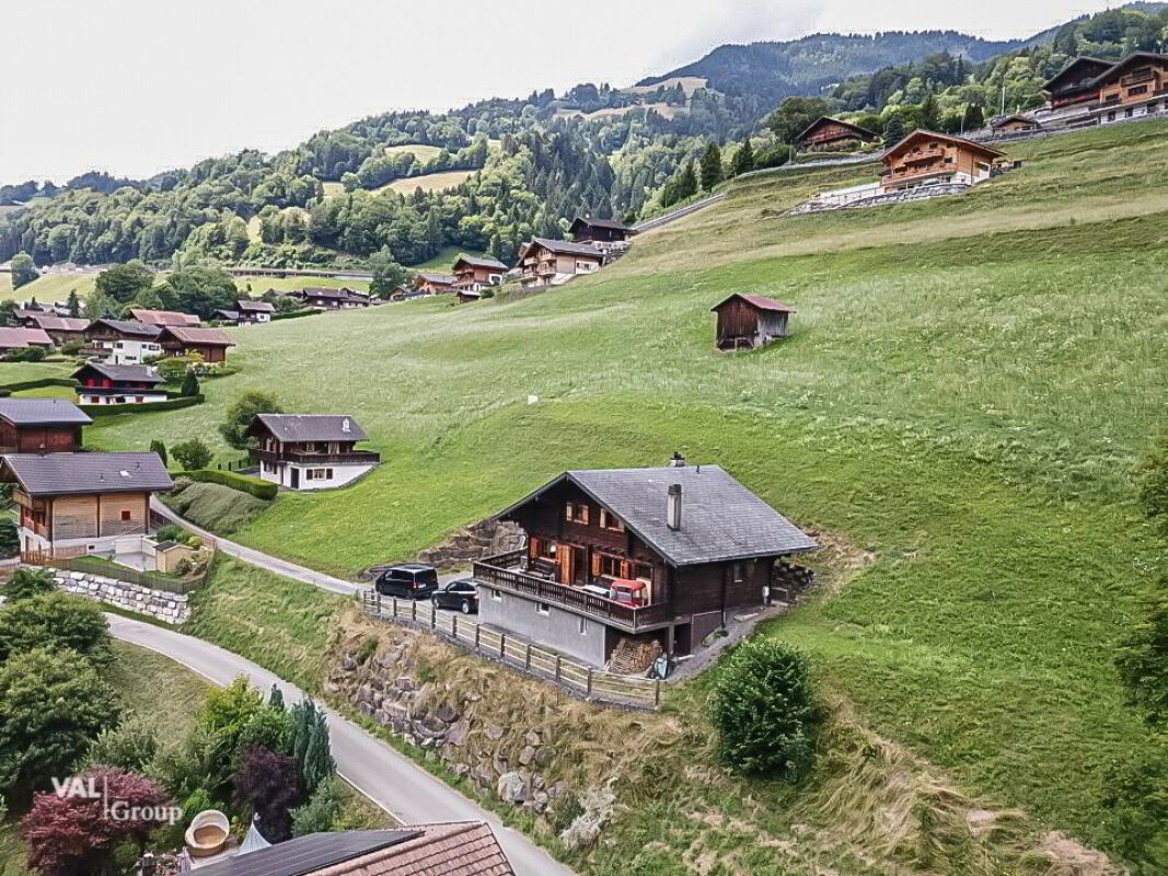 Superbe chalet alpin vendu avec deux terrains et permis de construire