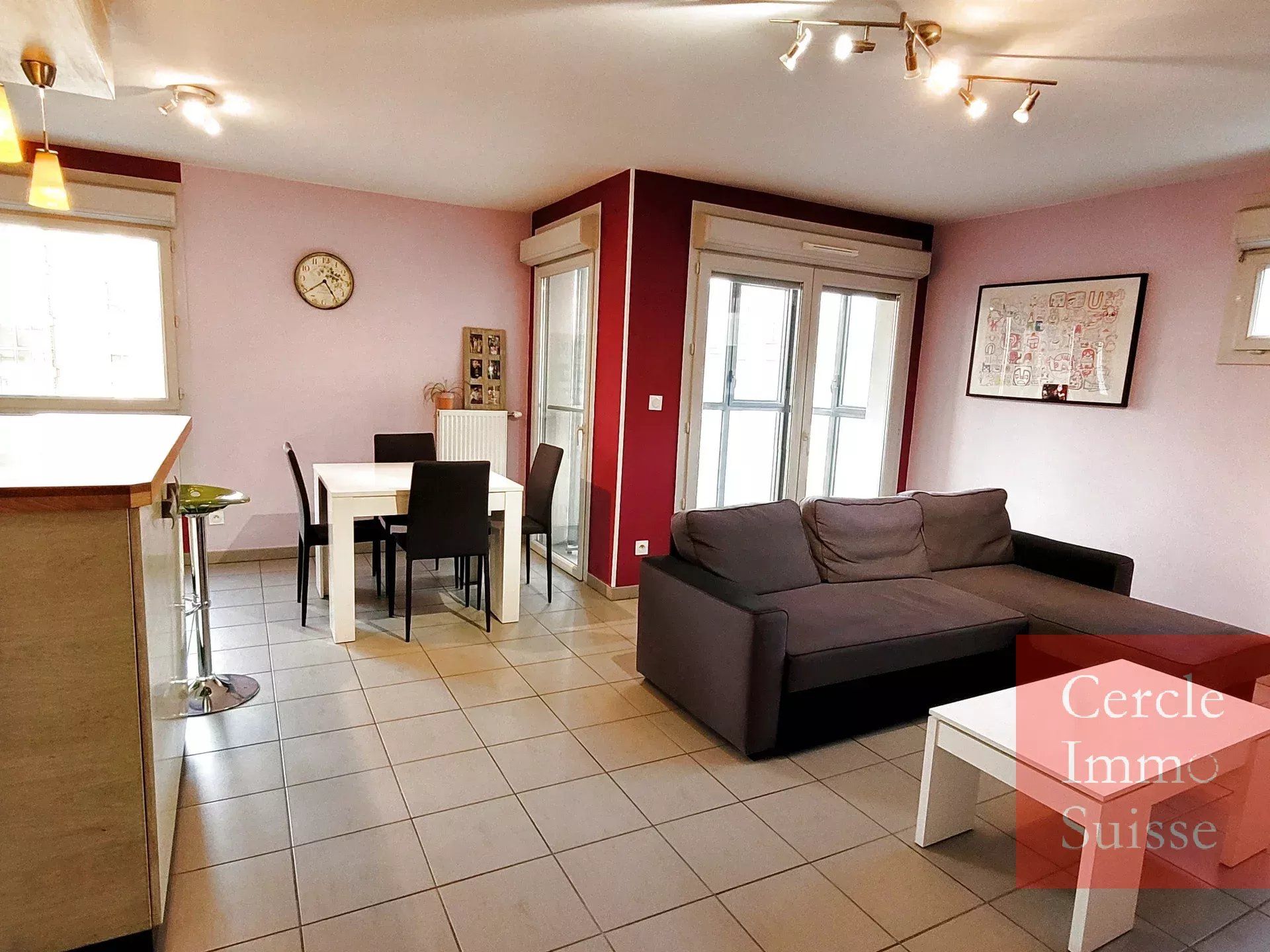 Très bel appartement récent 72 m2  Annemasse, en face de la gare  CEVA.